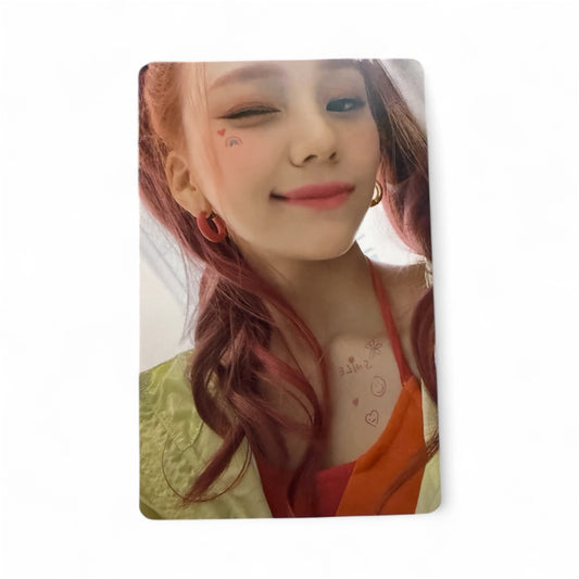 Viviz Summer Vibe Photo Card (Slight Damage)